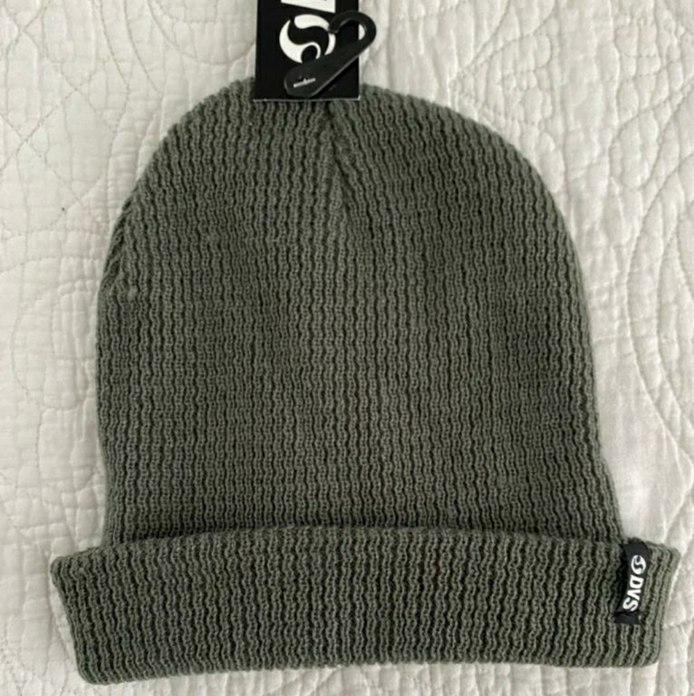 BNWT DVS Grey Beanie